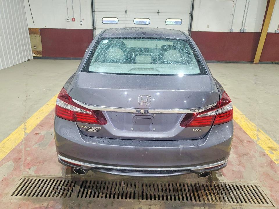 Продажа на аукционе авто 2017 Honda Accord, vin: 1HGCR3F88HA014978, номер лота: 63058306