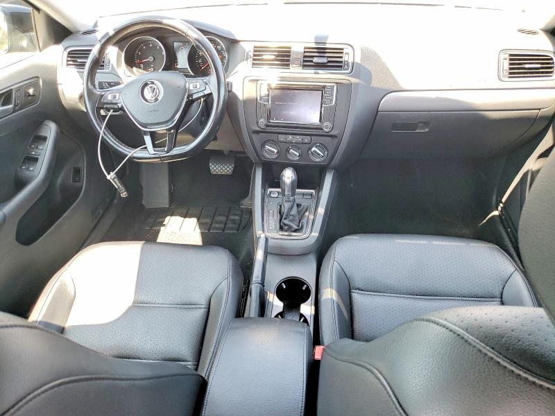 60989906 :رقم المزاد ، 3VWDB7AJ6HM373707 vin ، 2017 Volkswagen Jetta مزاد بيع