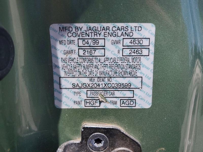 62526426 :رقم المزاد ، SAJGX2041XC039599 vin ، 1999 Jaguar Xk8 مزاد بيع