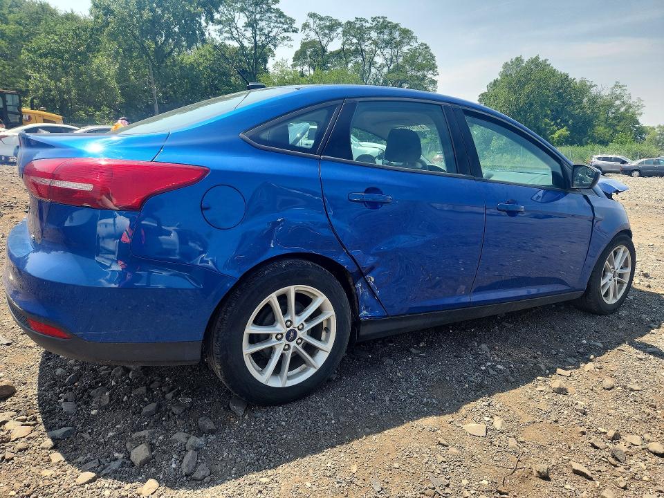 61745386 :رقم المزاد ، 1FADP3F27JL262224 vin ، 2018 Ford Focus مزاد بيع