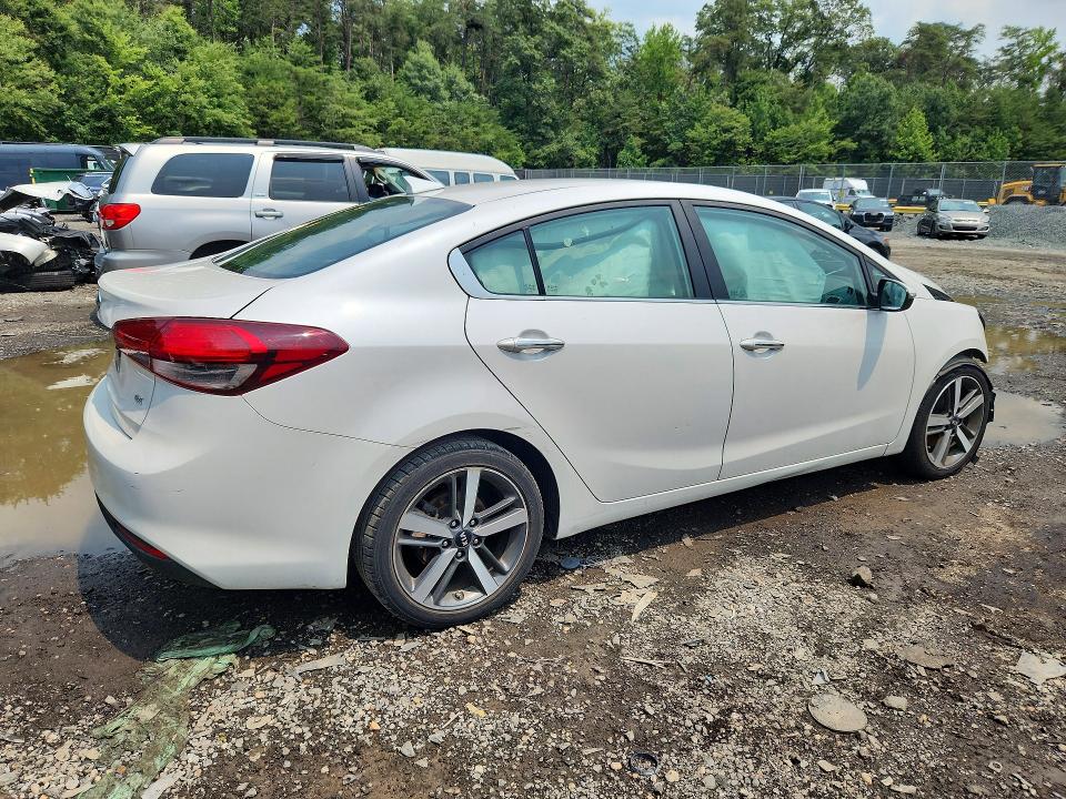 61558826 :رقم المزاد ، 3KPFL4A8XHE093786 vin ، 2017 Kia Forte مزاد بيع