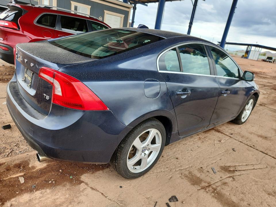 2012 Volvo S60 მანქანა იყიდება აუქციონზე, vin: YV1622FS2C2058283, აუქციონის ნომერი: 60993036