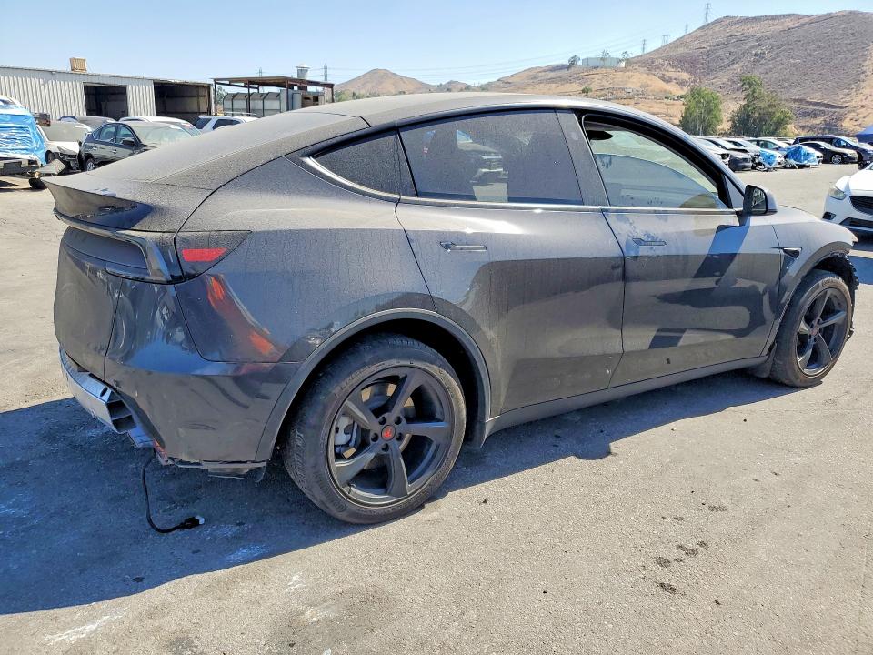 85964015 :رقم المزاد ، 7SAYGDED5TF420265 vin ، 2026 Tesla Model Y مزاد بيع