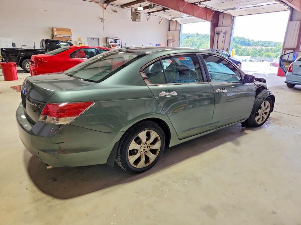 62400306 :رقم المزاد ، 1HGCP368X8A073861 vin ، 2008 Honda Accord مزاد بيع