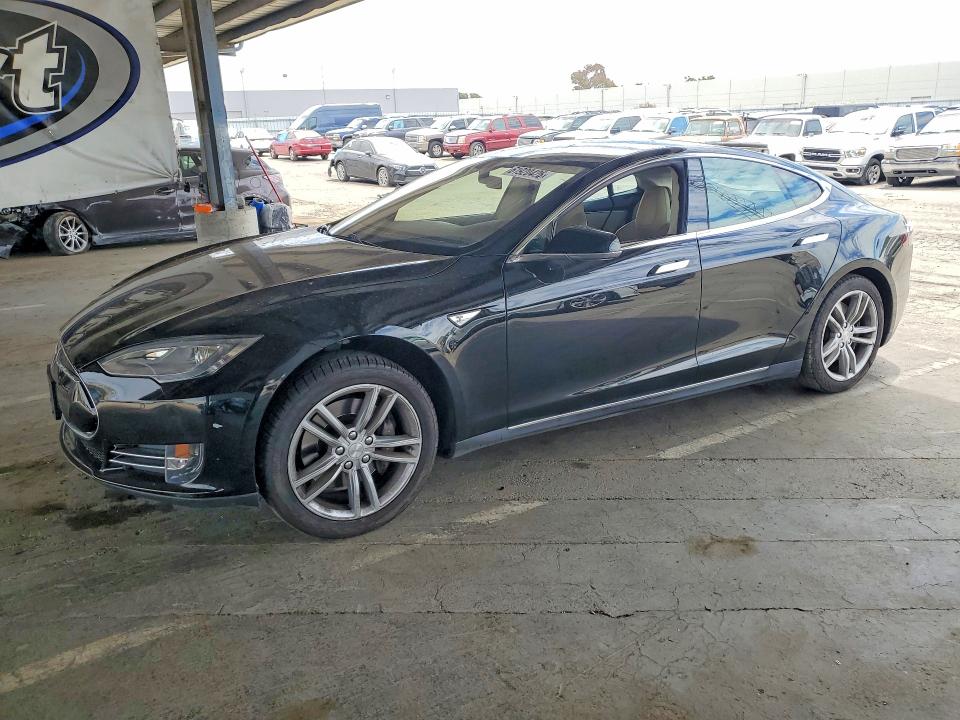 2014 Tesla Model S მანქანა იყიდება აუქციონზე, vin: 5YJSA1H18EFP35648, აუქციონის ნომერი: 61920426