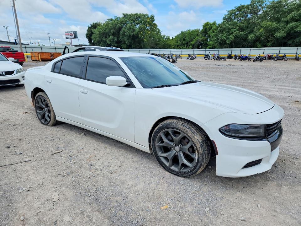 61428266 :رقم المزاد ، 2C3CDXHG0FH903009 vin ، 2015 Dodge Charger مزاد بيع