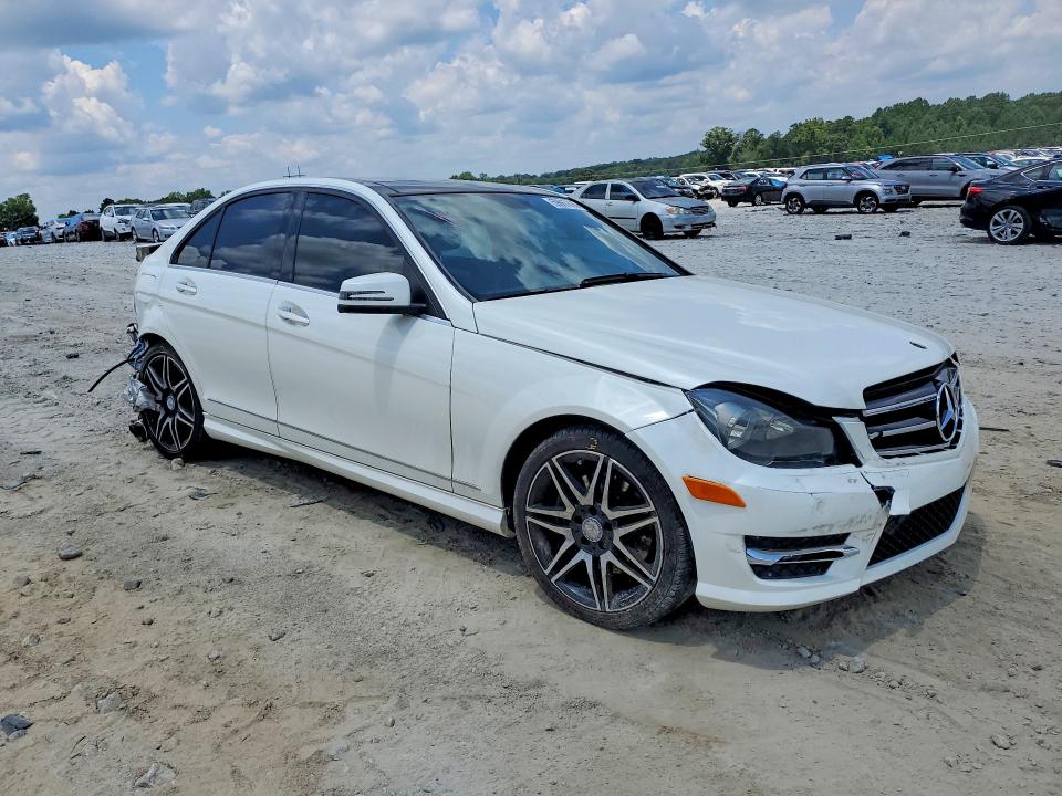 59667696 :رقم المزاد ، WDDGF5HB1EA913972 vin ، 2014 Mercedes-benz C مزاد بيع