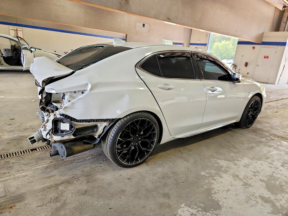 60953016 :رقم المزاد ، 19UUB2F5XJA012759 vin ، 2018 Acura Tlx مزاد بيع
