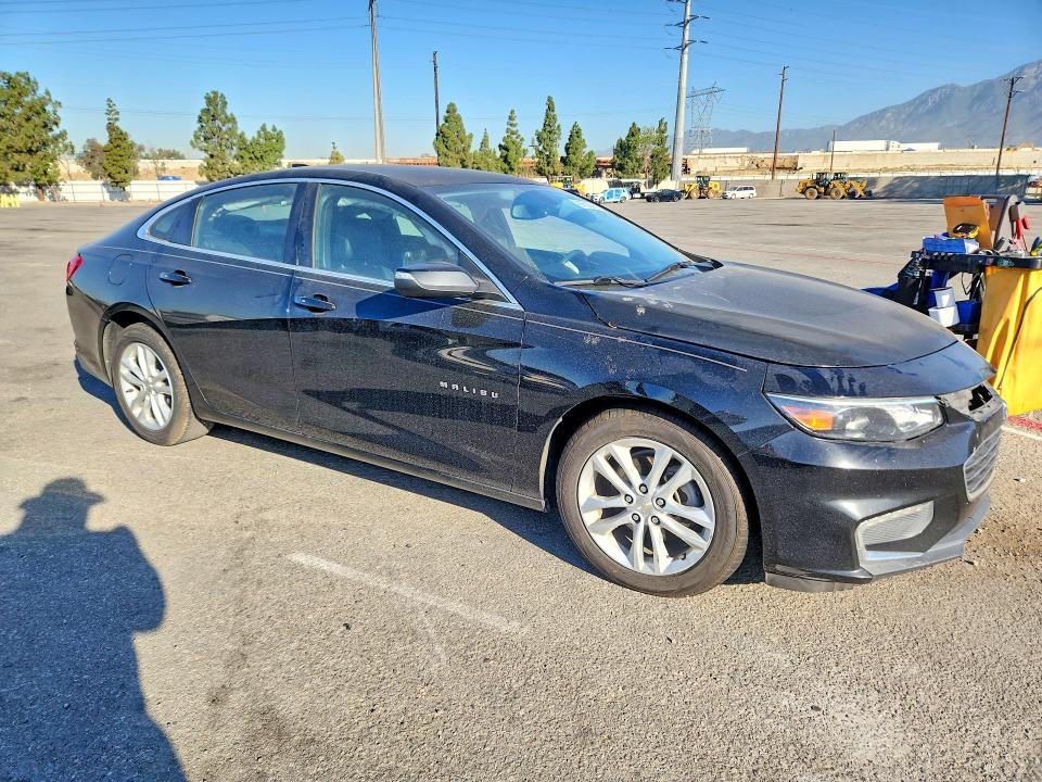 60552366 :رقم المزاد ، 1G1ZD5STXJF132514 vin ، 2018 Chevrolet Malibu مزاد بيع