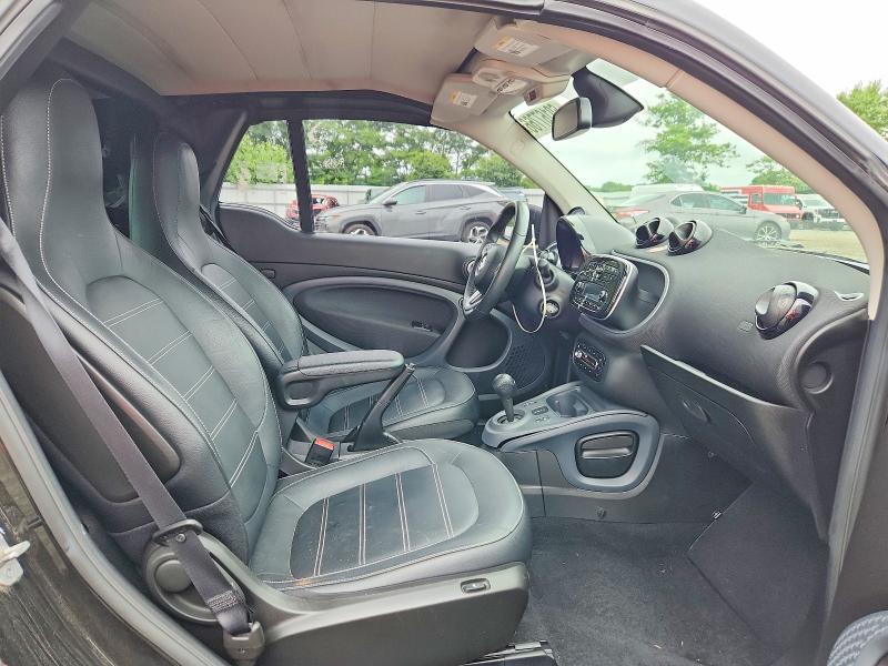 60167766 :رقم المزاد ، WMEFK9BA8KK393186 vin ، 2019 Smart Fortwo مزاد بيع