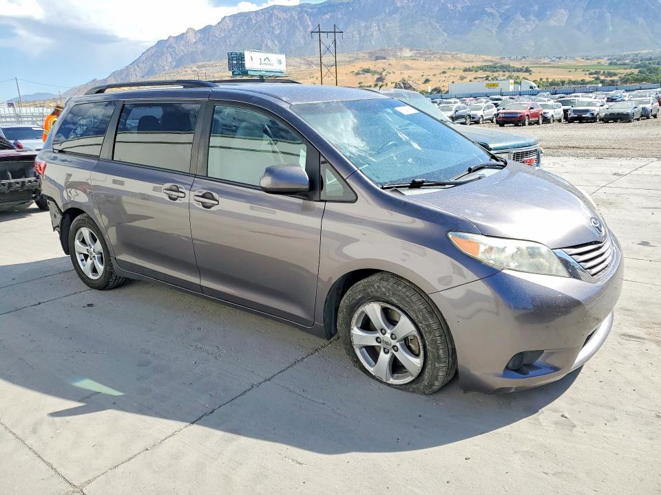 Продаж на аукціоні авто 2015 Toyota Sienna, vin: 5TDKK3DC8FS669051, номер лоту: 60241906