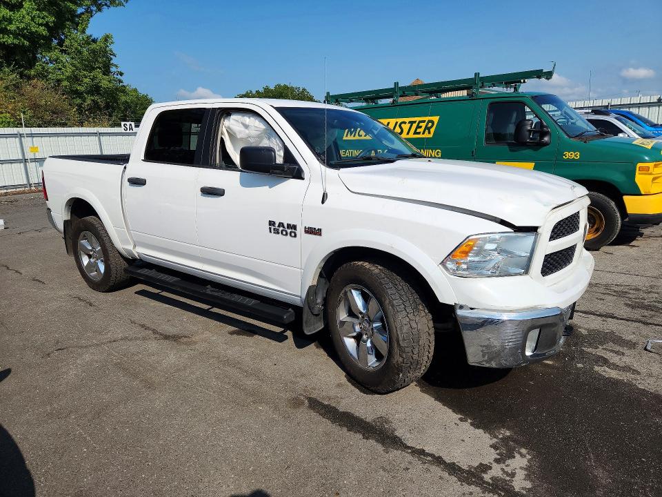 62923526 :رقم المزاد ، 1C6RR7LT2JS249232 vin ، 2018 Ram 1500 مزاد بيع