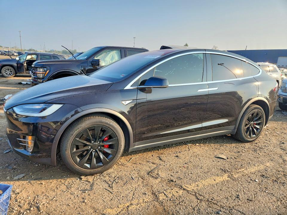 2016 Tesla Model X მანქანა იყიდება აუქციონზე, vin: 5YJXCBE43GF001314, აუქციონის ნომერი: 61836486