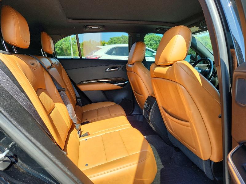 60522616 :رقم المزاد ، 1GYFZDR4XKF117639 vin ، 2019 Cadillac Xt4 مزاد بيع