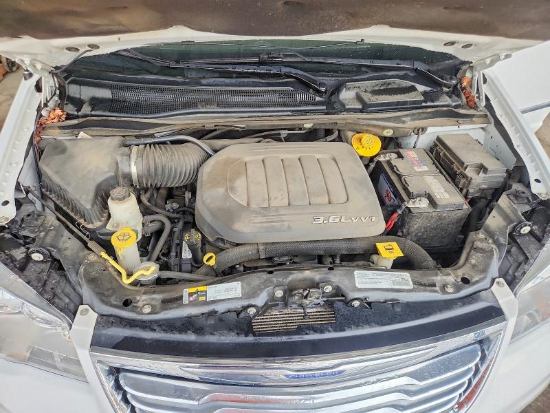 61887306 :رقم المزاد ، 2C4RC1BG5GR288371 vin ، 2016 Chrysler Town & Country مزاد بيع