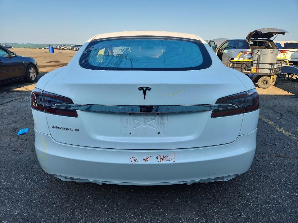 2013 Tesla Model S მანქანა იყიდება აუქციონზე, vin: 5YJSA1CG3DFP03636, აუქციონის ნომერი: 62795096