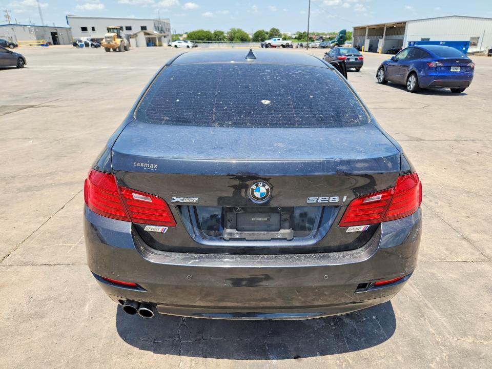 60213236 :رقم المزاد ، WBA5A7C58FD626803 vin ، 2015 Bmw 528 مزاد بيع