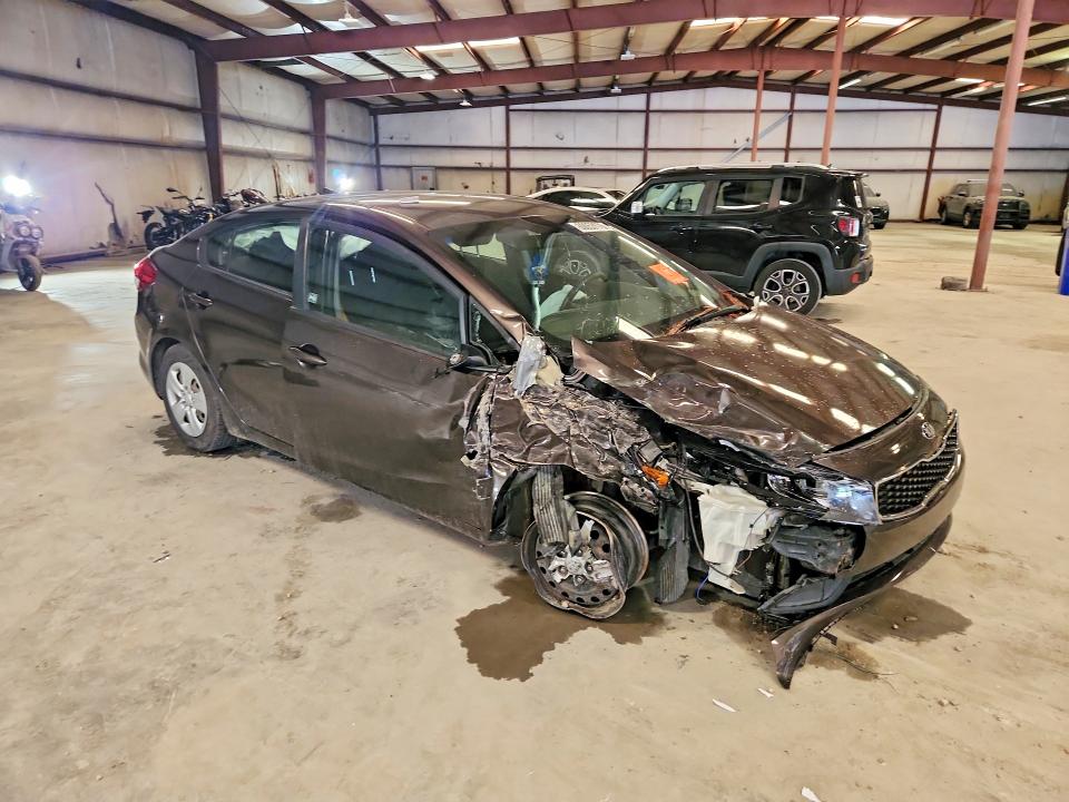 60053876 :رقم المزاد ، 3KPFL4A71JE164628 vin ، 2018 Kia Forte مزاد بيع