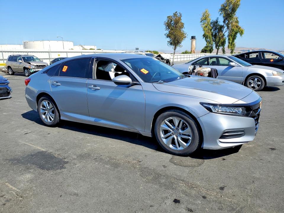 59732456 :رقم المزاد ، 1HGCV1F16JA138532 vin ، 2018 Honda Accord مزاد بيع