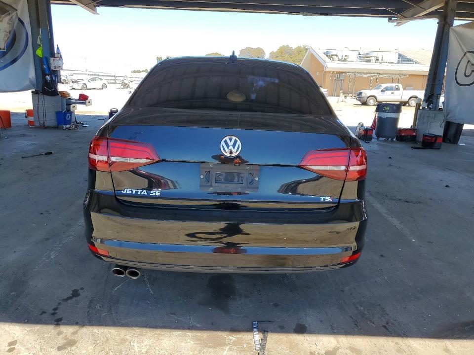 63436466 :رقم المزاد ، 3VWDB7AJXHM219419 vin ، 2017 Volkswagen Jetta مزاد بيع