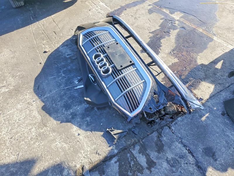2022 Audi E-tron მანქანა იყიდება აუქციონზე, vin: WA1AAAGE0NB020148, აუქციონის ნომერი: 62237056