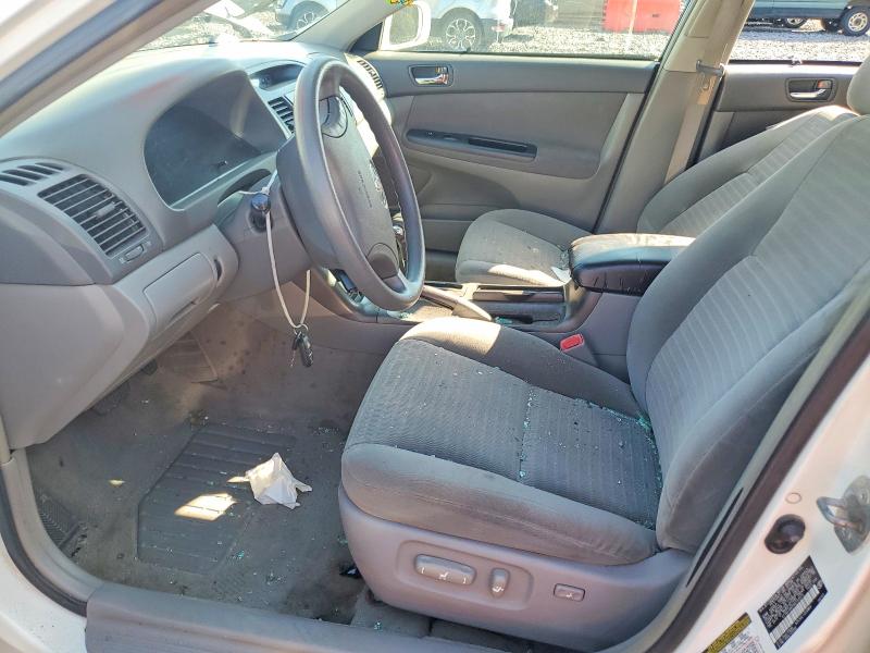 2006 Toyota Camry მანქანა იყიდება აუქციონზე, vin: 4T1BE30K26U743575, აუქციონის ნომერი: 61165436