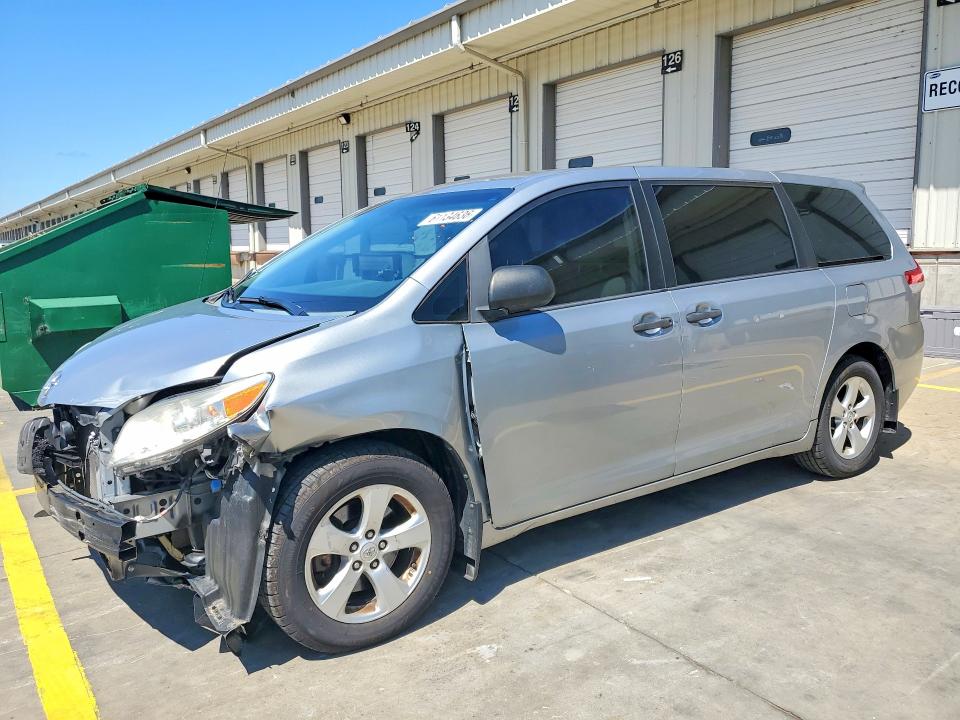 Продажа на аукционе авто 2014 Toyota Sienna, vin: 5TDZK3DC2ES502620, номер лота: 61134636