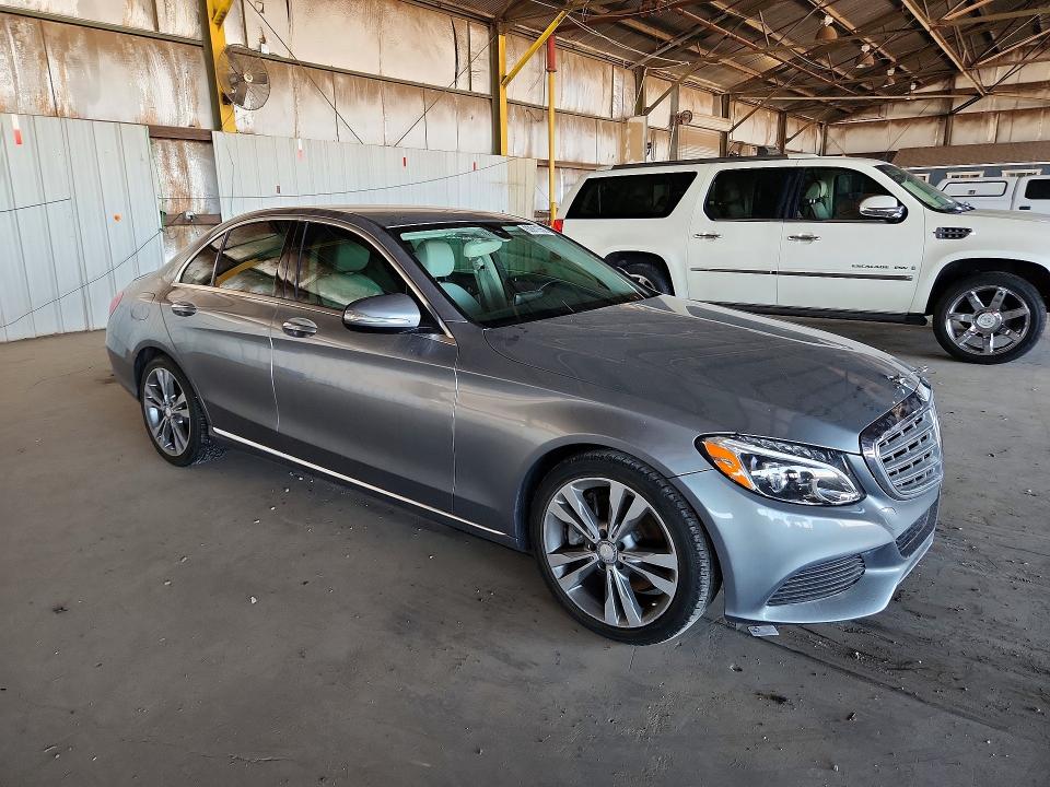 62911556 :رقم المزاد ، 55SWF4JB2FU054781 vin ، 2015 Mercedes-benz C مزاد بيع