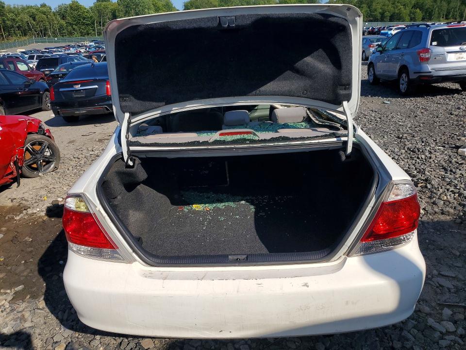 2006 Toyota Camry მანქანა იყიდება აუქციონზე, vin: 4T1BE30K26U743575, აუქციონის ნომერი: 61165436