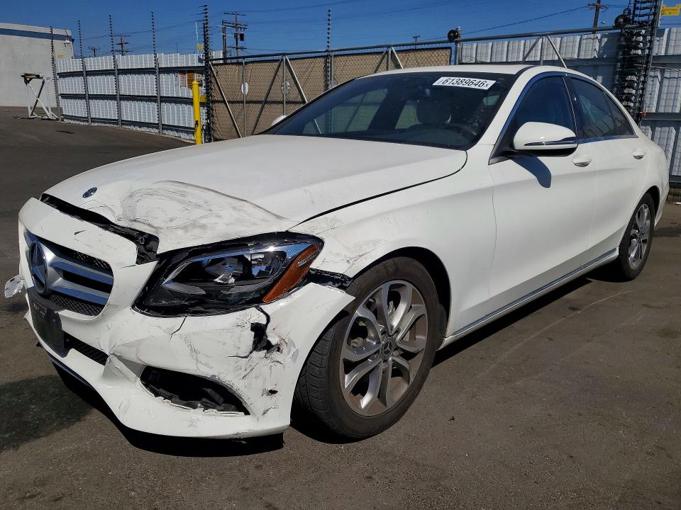 61389646 :رقم المزاد ، 55SWF4JB8JU274869 vin ، 2018 Mercedes-benz C مزاد بيع