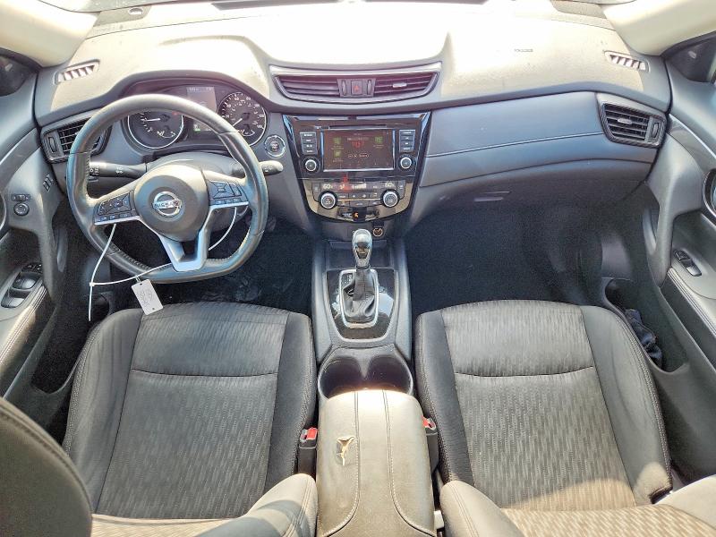 61717356 :رقم المزاد ، 5N1AT2MT5JC704640 vin ، 2018 Nissan Rogue مزاد بيع
