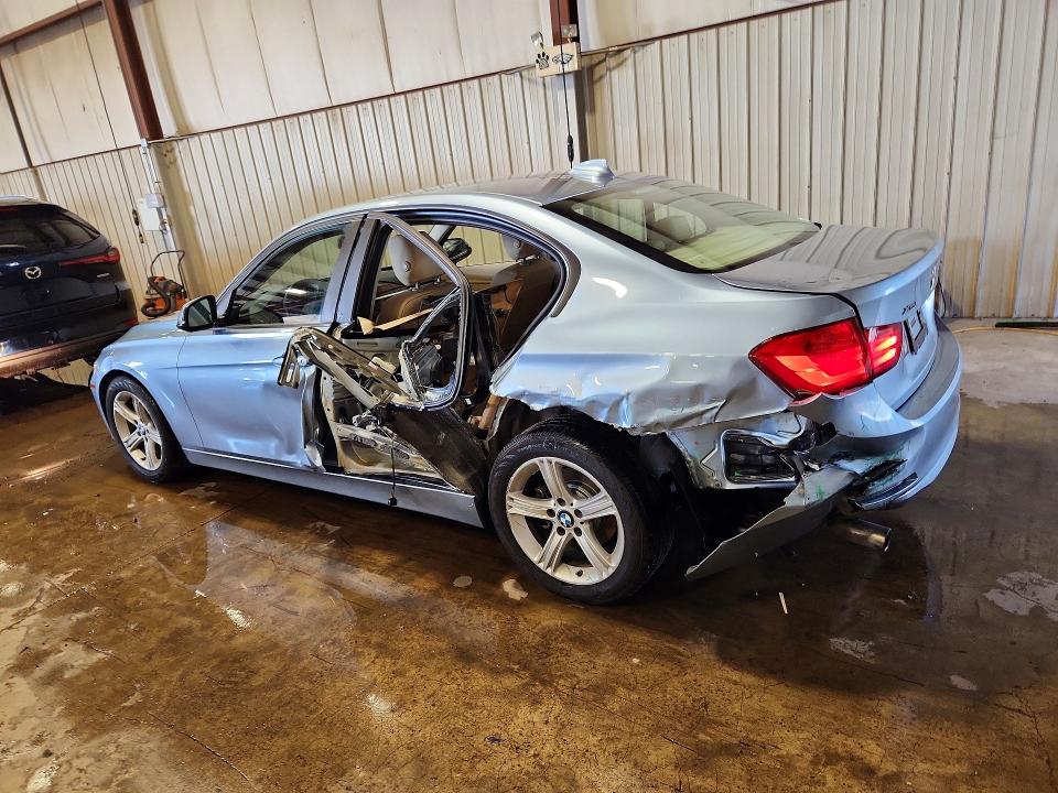 59951766 :رقم المزاد ، WBA3C3G53ENR25435 vin ، 2014 Bmw 320 مزاد بيع