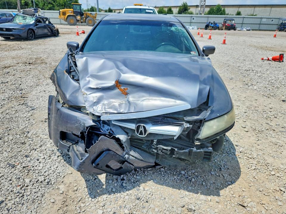 41632126 :رقم المزاد ، 19UUA66215A006967 vin ، 2005 Acura Tl مزاد بيع