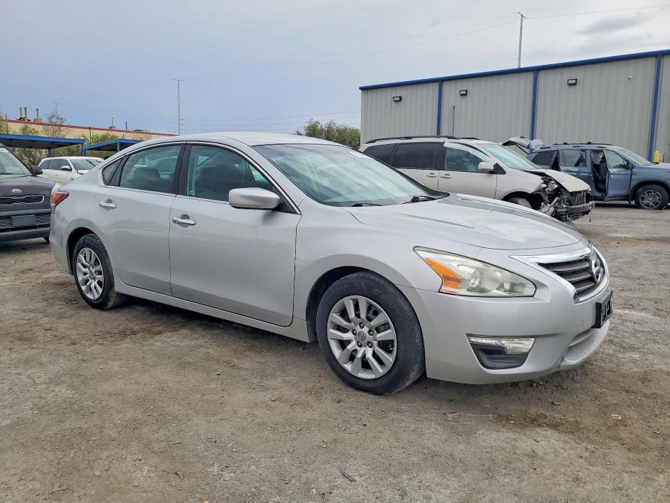 2015 Nissan Altima მანქანა იყიდება აუქციონზე, vin: 1N4AL3AP7FN370081, აუქციონის ნომერი: 61348066