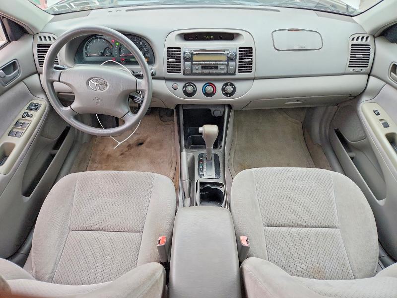 62000596 :رقم المزاد ، 4T1BE32K22U092570 vin ، 2002 Toyota Camry مزاد بيع