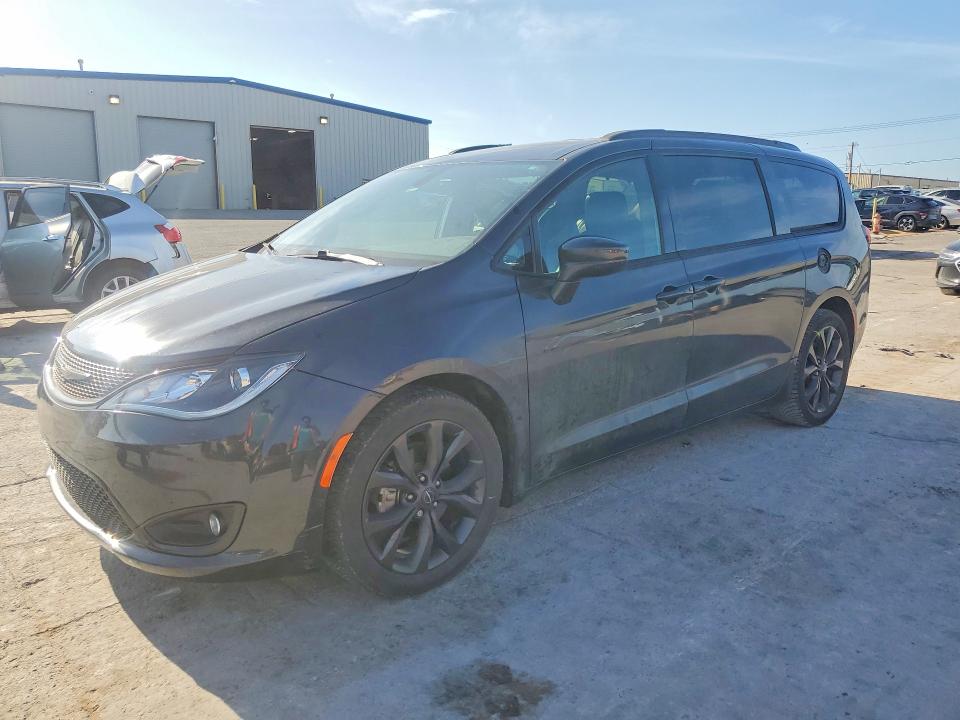 57207926 :رقم المزاد ، 2C4RC1EGXLR132834 vin ، 2020 Chrysler Pacifica مزاد بيع