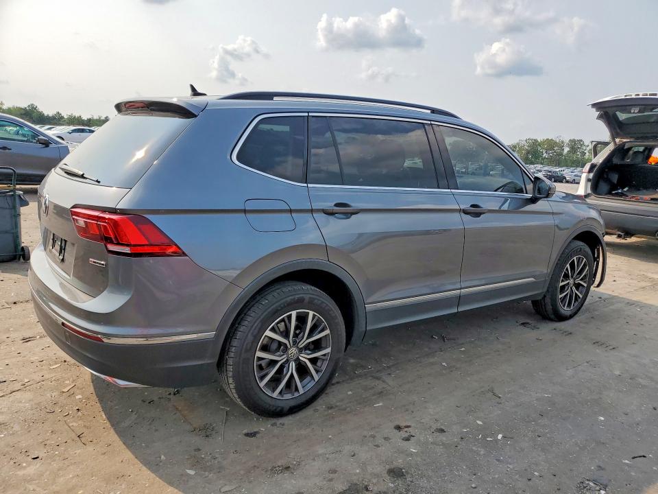 62834126 :رقم المزاد ، 3VV2B7AX8JM216525 vin ، 2018 Volkswagen Tiguan مزاد بيع
