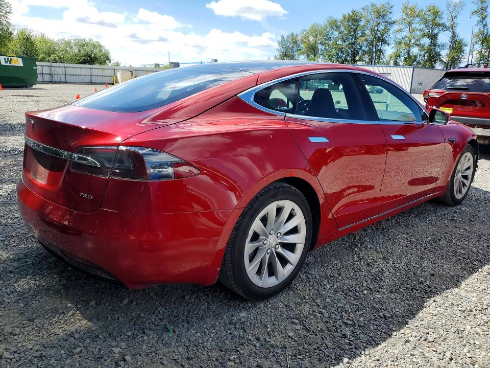 59852986 :رقم المزاد ، 5YJSA1E29JF240012 vin ، 2018 Tesla Model S مزاد بيع