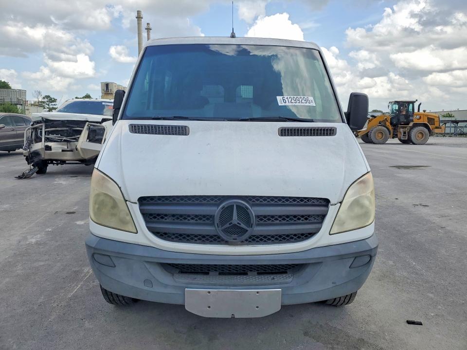 61299296 :رقم المزاد ، WD3PE7CC8C5701059 vin ، 2012 Mercedes-benz Sprinter مزاد بيع