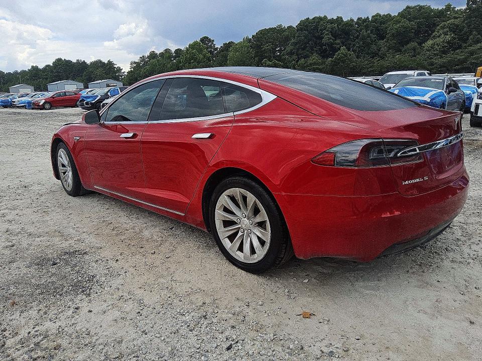 56339466 :رقم المزاد ، 5YJSA1E26GF160840 vin ، 2016 Tesla Model S مزاد بيع