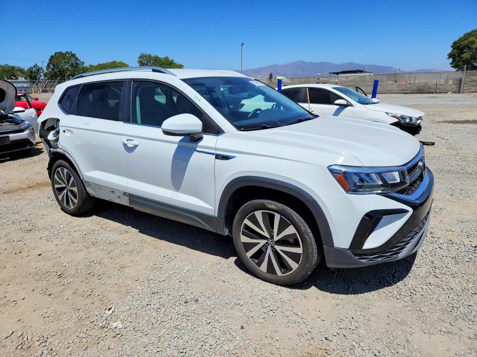 Продажа на аукционе авто 2022 Volkswagen Taos, vin: 3VVRX7B25NM022978, номер лота: 60086636