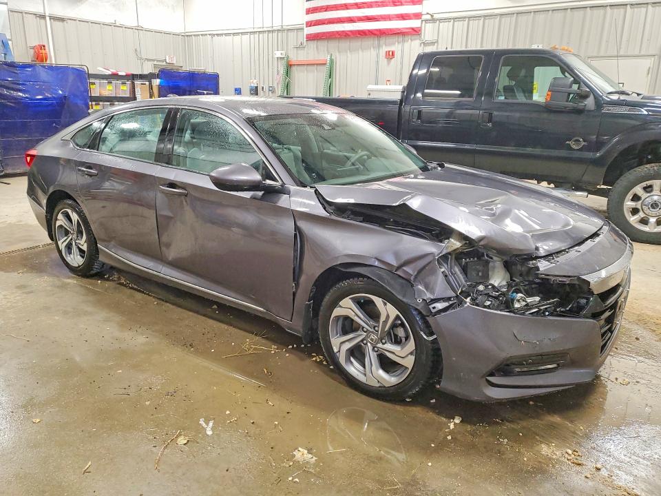 60133886 :رقم المزاد ، 1HGCV1F49JA232818 vin ، 2018 Honda Accord مزاد بيع