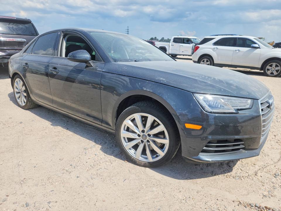 59867286 :رقم المزاد ، WAUANAF46HN023140 vin ، 2017 Audi A4 مزاد بيع