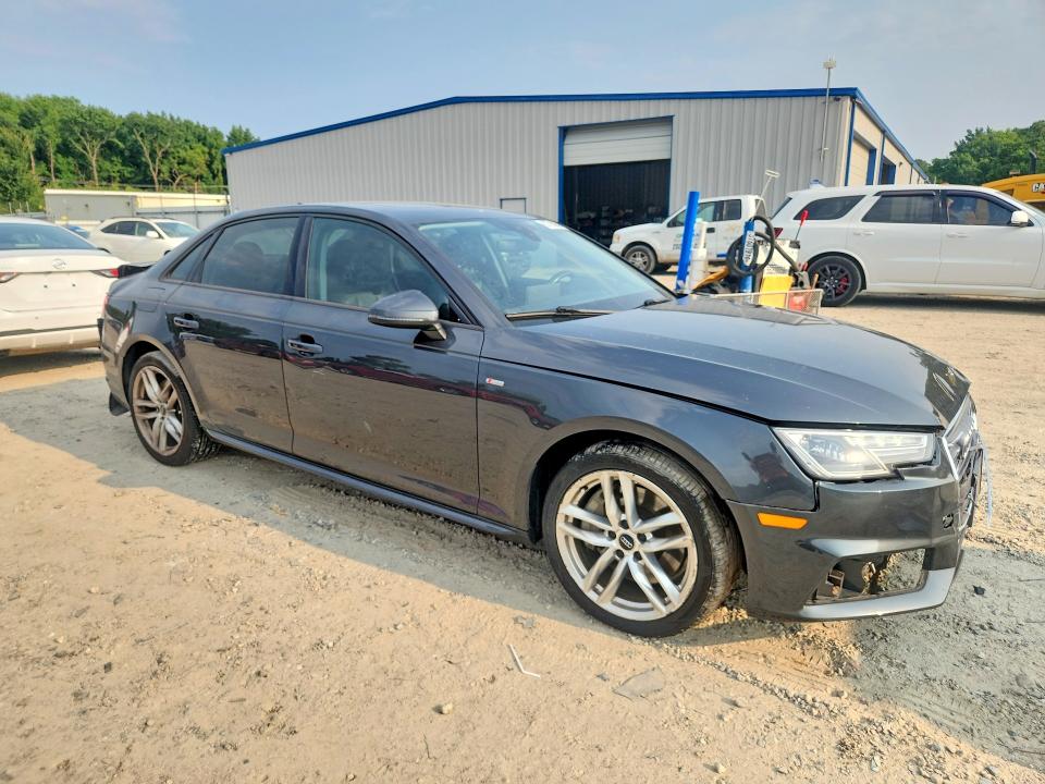 62795056 :رقم المزاد ، WAUDNAF42HN051983 vin ، 2017 Audi A4 مزاد بيع