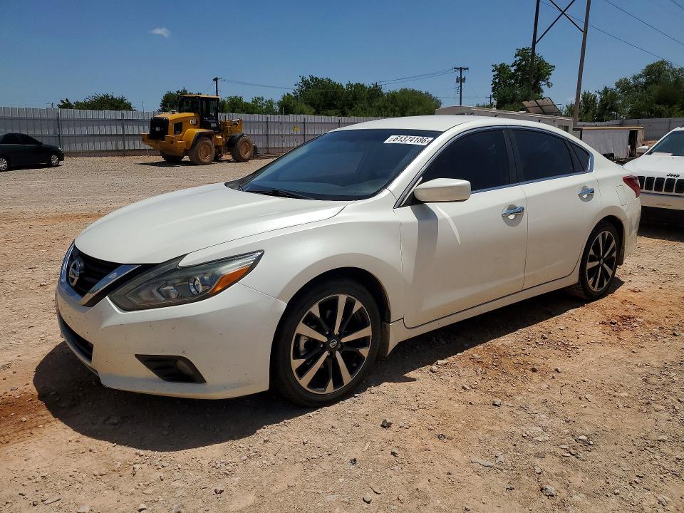 61374186 :رقم المزاد ، 1N4AL3APXJC245371 vin ، 2018 Nissan Altima مزاد بيع