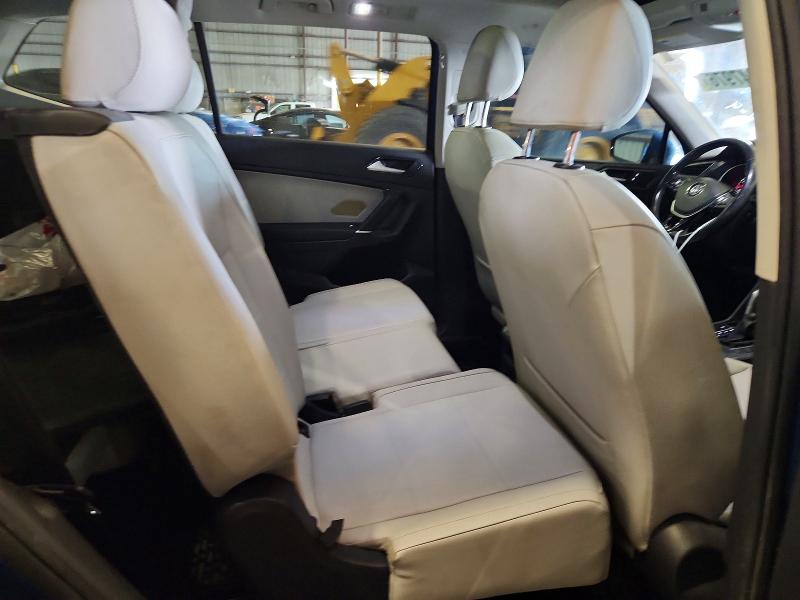 59247976 :رقم المزاد ، 3VV3B7AX4JM218714 vin ، 2018 Volkswagen Tiguan مزاد بيع