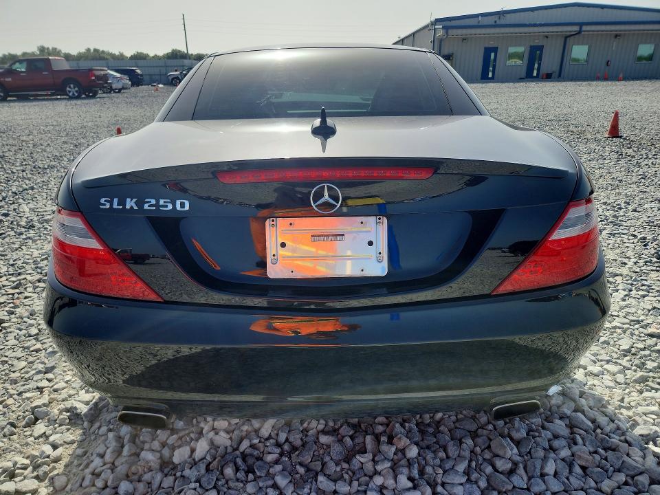 60415366 :رقم المزاد ، WDDPK4HA3DF058528 vin ، 2013 Mercedes-benz Slk مزاد بيع