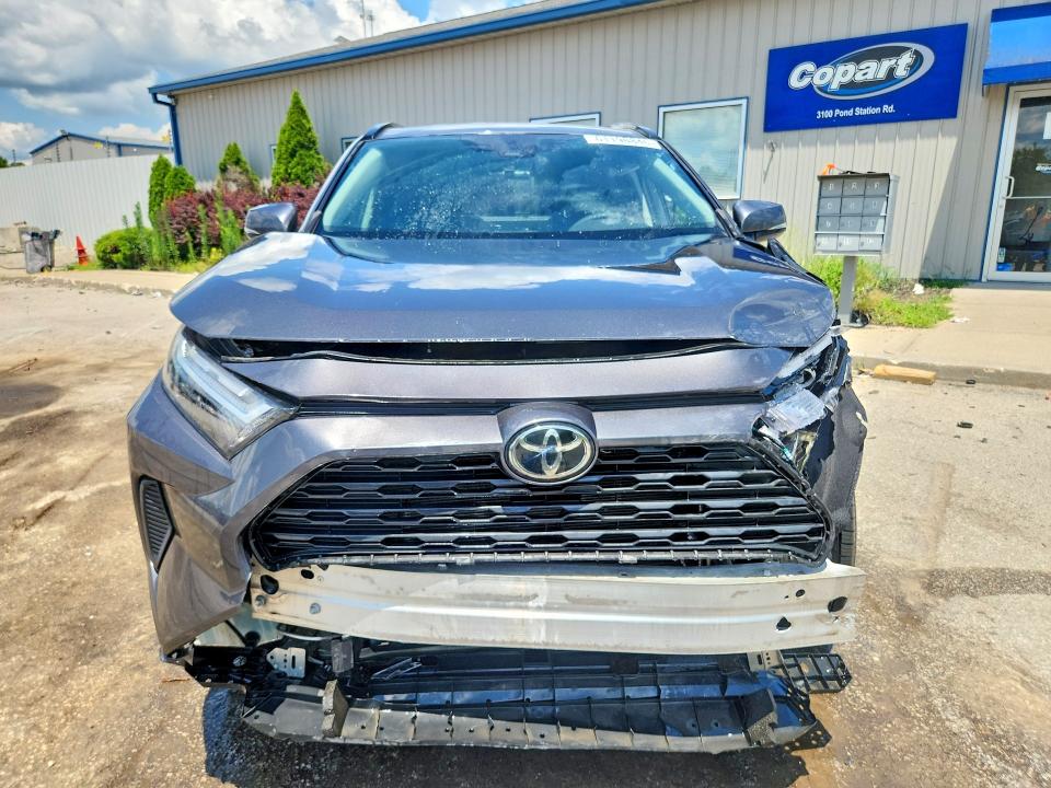 Продажа на аукционе авто 2023 Toyota Rav4, vin: 2T3P1RFV3PW381576, номер лота: 61198846
