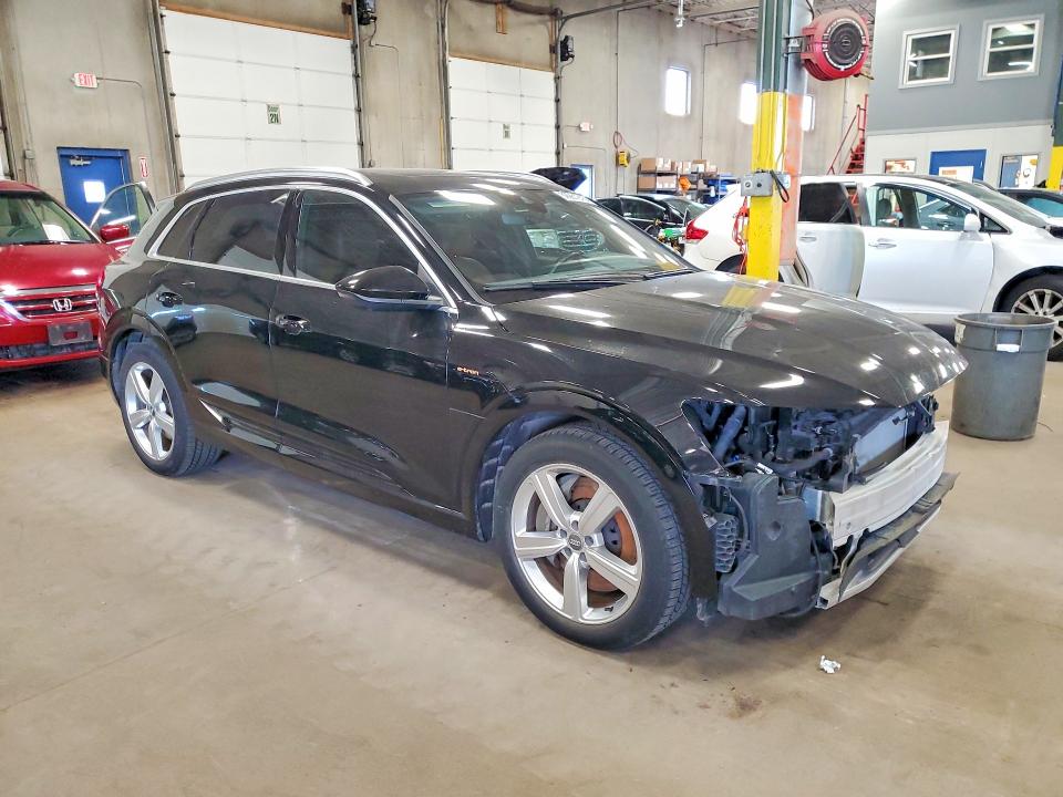 59961916 :رقم المزاد ، WA1VABGE8KB020532 vin ، 2019 Audi E-tron مزاد بيع