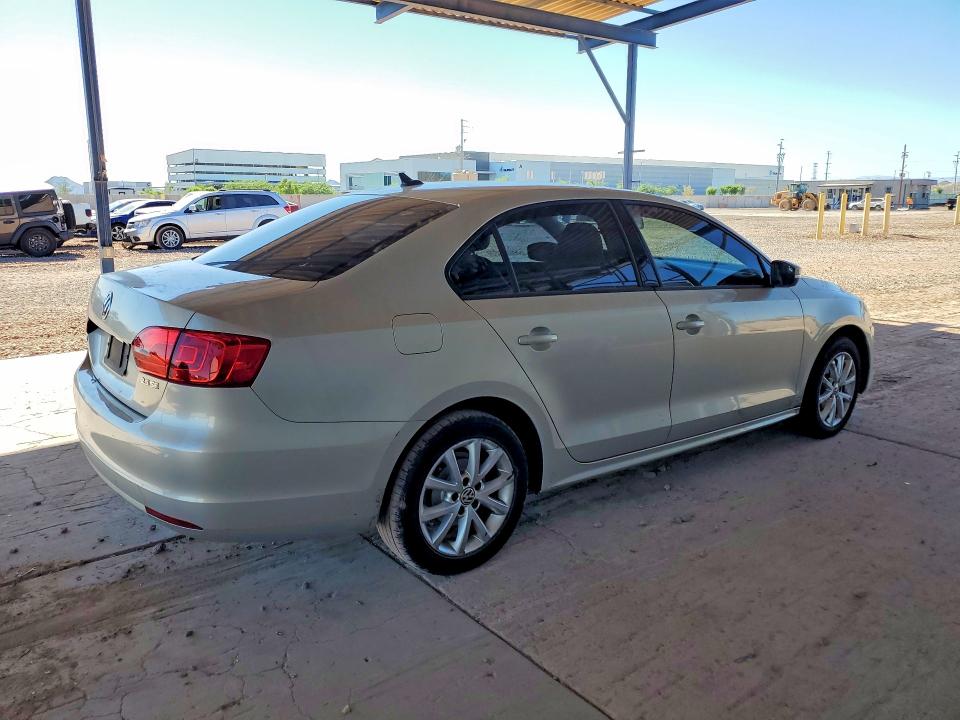 59632546 :رقم المزاد ، 3VWDZ7AJ5BM392333 vin ، 2011 Volkswagen Jetta مزاد بيع
